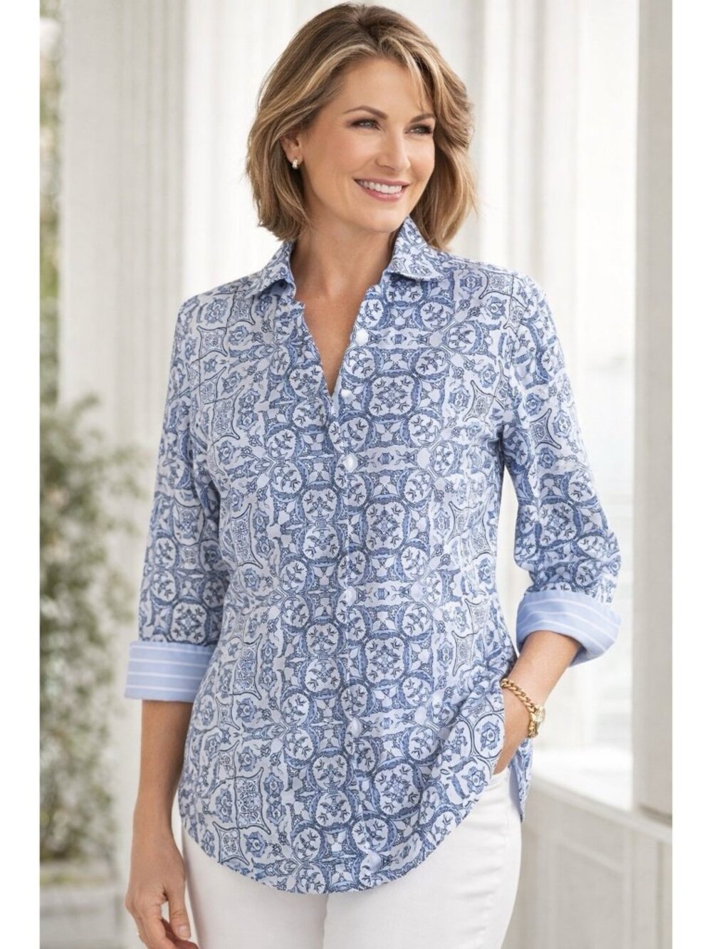 Foxcroft Womens Blouse Sz 10 Blue White Cotton Fitted Wrinkle Free Shirt Classic